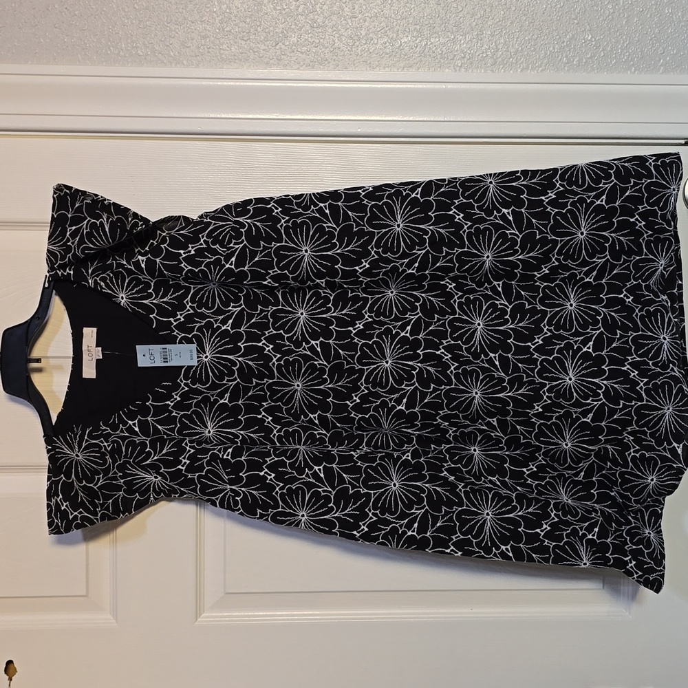 NWT Loft Petites Black Dress w/embroidered white flower fully lined size small**